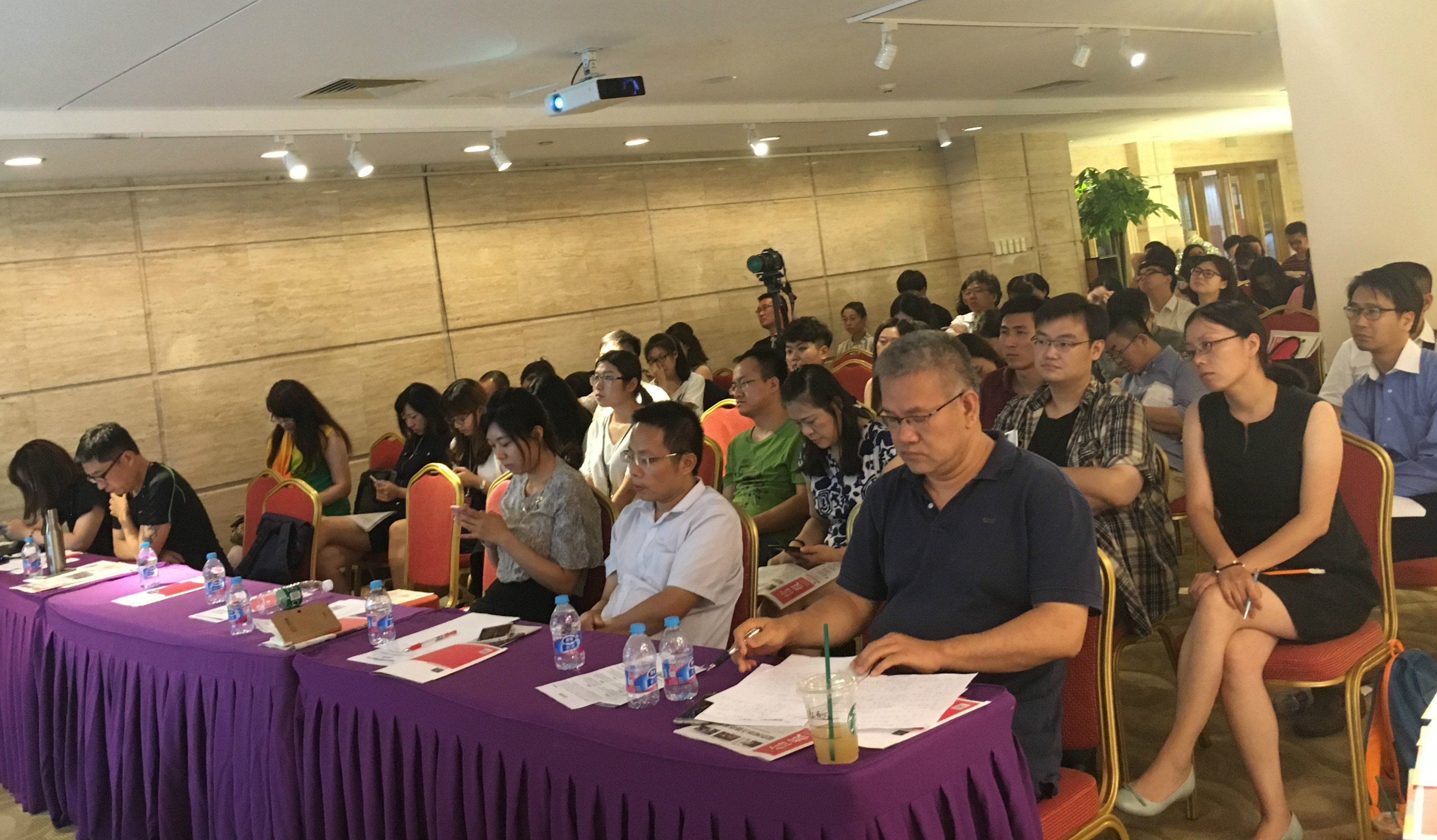 美通社新傳播茶會(huì)：全媒體時(shí)代醫(yī)療健康行業(yè)的傳播新思路