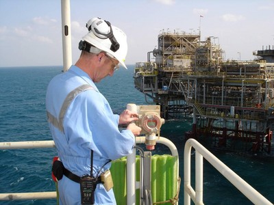 海上作業(yè)平臺(tái)，固定式氣體及火焰檢測(cè)儀的使用，能夠檢測(cè)平臺(tái)常見(jiàn)可燃?xì)怏w及有毒性氣體，監(jiān)控平臺(tái)整體安全