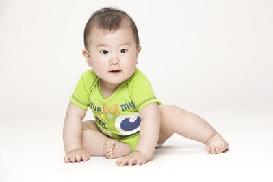 迪士尼寶寶哈衣用心設(shè)計，品質(zhì)一流