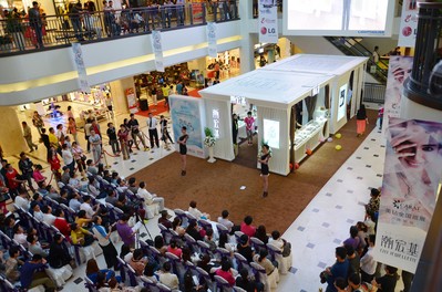 數百名單身男女齊聚沈陽商業城 “克拉女人，珍愛相擁”