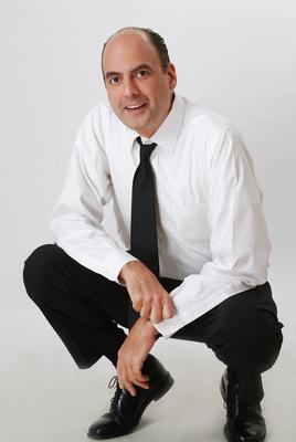 被稱(chēng)為“中國(guó)通”的愛(ài)德華.雷曼先生是北京雷曼會(huì)計(jì)師事務(wù)所有限責(zé)任公司的創(chuàng)始人，是中國(guó)建國(guó)以來(lái)首位在中國(guó)律師事務(wù)所工作的外籍律師，同時(shí)亦是在中國(guó)律師事務(wù)所中任總經(jīng)理一職時(shí)間最長(zhǎng)的律所管理者。</span></em></div>
<em> </em></div>
<p><em> </em></p>
<div align="center" style="">
<div name="photo" style=" width: 410px; margin: 5px;"><a rel="nofollow" href="http://www.ugift.cc/sa/2013/12/11/20131211172739603715-org.jpg" target="_blank"><img style="margin-bottom: 5px;" src="http://www.ugift.cc/sa/2013/12/11/20131211172739603715.jpg" border="0" alt="雷曼律師事務(wù)所是一家在公司法商法業(yè)務(wù)領(lǐng)域內(nèi)首屈一指的中國(guó)律師事務(wù)所，為其客戶(hù)提供全方位的法律服務(wù)，並在中國(guó)的北京、上海、深圳及廣州等地以及蒙古國(guó)境內(nèi)均設(shè)有辦事處。" width="400" /></a><br /><span name="caption">雷曼律師事務(wù)所是一家在公司法商法業(yè)務(wù)領(lǐng)域內(nèi)首屈一指的中國(guó)律師事務(wù)所，為其客戶(hù)提供全方位的法律服務(wù)，並在中國(guó)的北京、上海、深圳及廣州等地以及蒙古國(guó)境內(nèi)均設(shè)有辦事處。